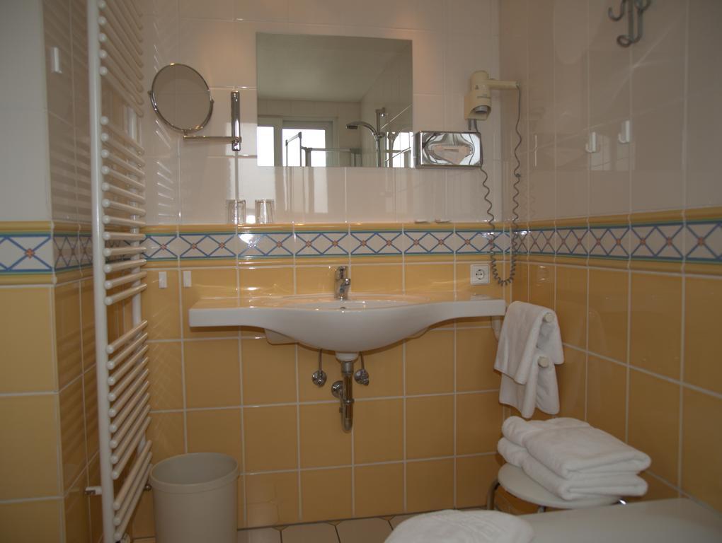 Hotel Alpenblick Garni Юберлинген Стая снимка