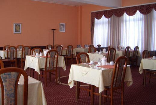 Hotel Alpenblick Garni Юберлинген Ресторант снимка